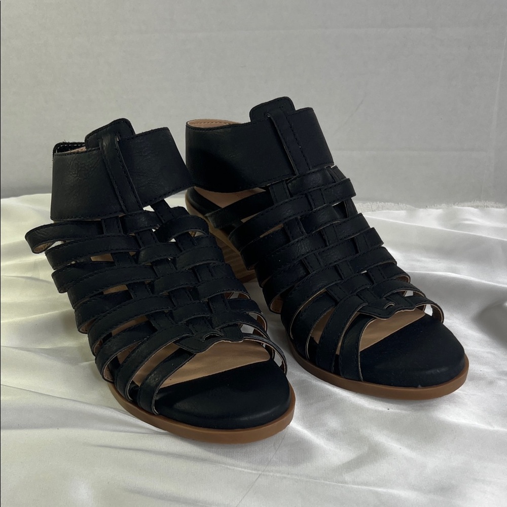 Lindsay Phillips Black Strappy‎ Sandals Women’s 7.5 New